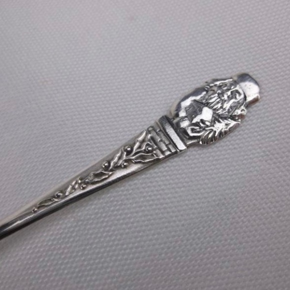 Vintage Sterling Silver Santa Christmas Sugar Spoon - Picture 3 of 5